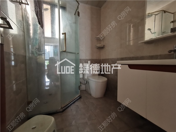 s05591B81320A4CE8BED7F2FB1C9F9BEF.jpg