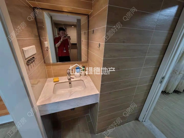 s3411D48FEA2C4C68A20BDEAF1A3BA208.jpg