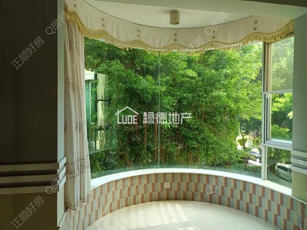 s60C9D10B05514F6CB2CFE61375D490B2.jpg