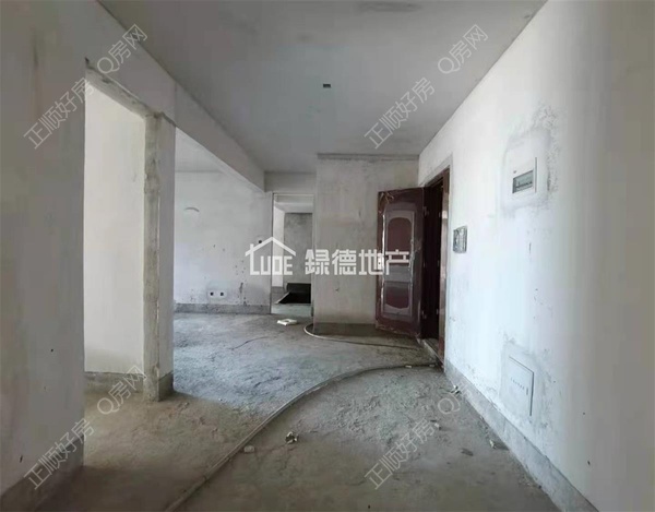 s7004FFEF1EE04FEB891C35C1D411D4EE.jpg