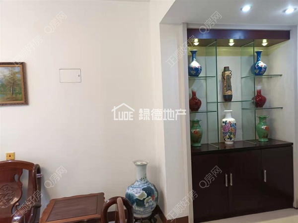 sBF98EBF093DF4AE185B8C80D77ECCAFB.jpg
