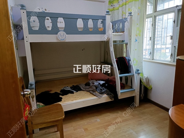 次卧