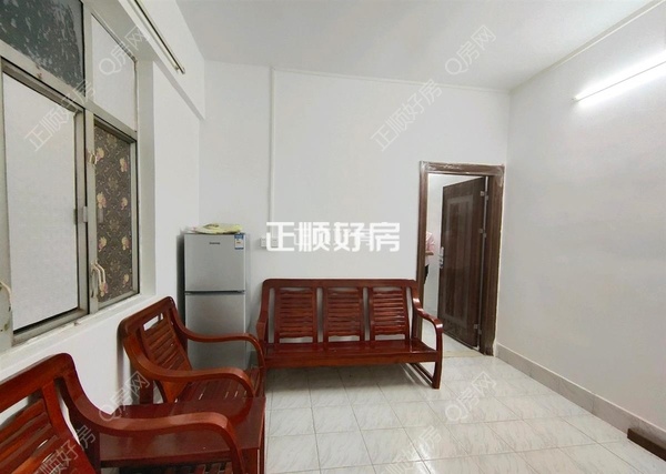 sD546FBFE4C054FC985E7D56A581602E8.jpg