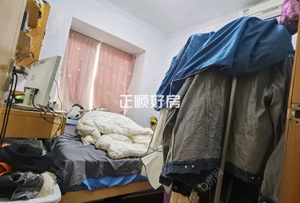 次卧