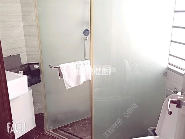 sEFB2D38574564B889BDEB1CBCC5AE687.jpg