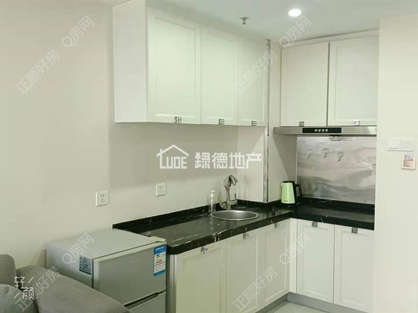 sF5B2FDE636E54193B023F3F7E94A77F9.jpg