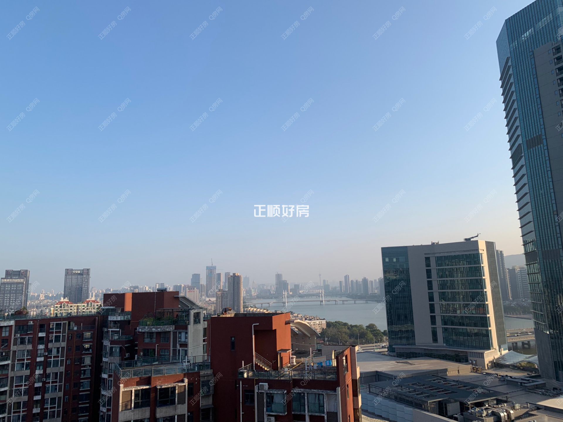 客厅