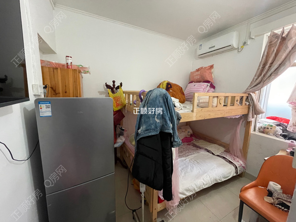 5号房卧室