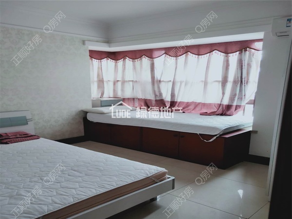 s57E39726E42C4637AFA16E948F6E48EF.jpg