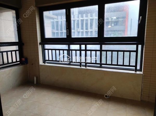 s63B57038CB264EDAABAF4C095EBE26AA.jpg