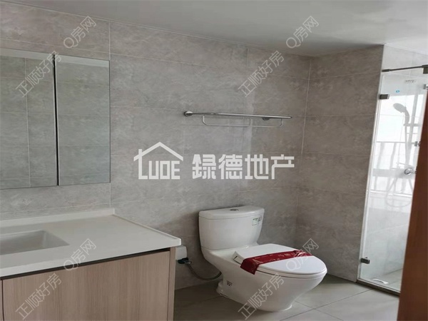 sD6B1DD5175E44F2091EC2C3D3A049D4F.jpg