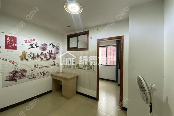 sF003A069A4BD40BDAAB8D3F670C8B7FD.jpg