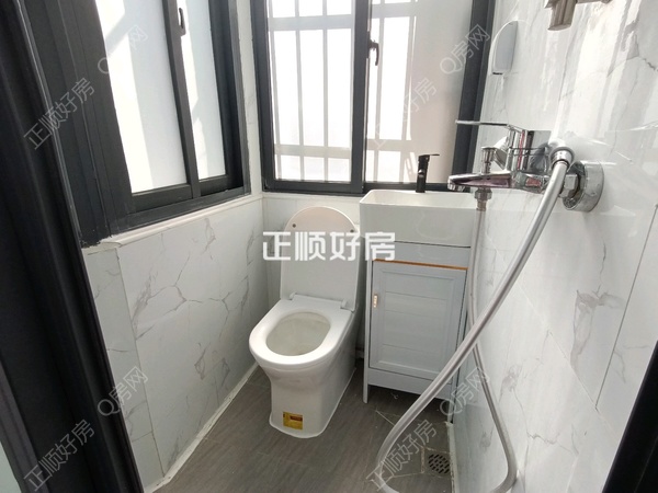 C房卫生间