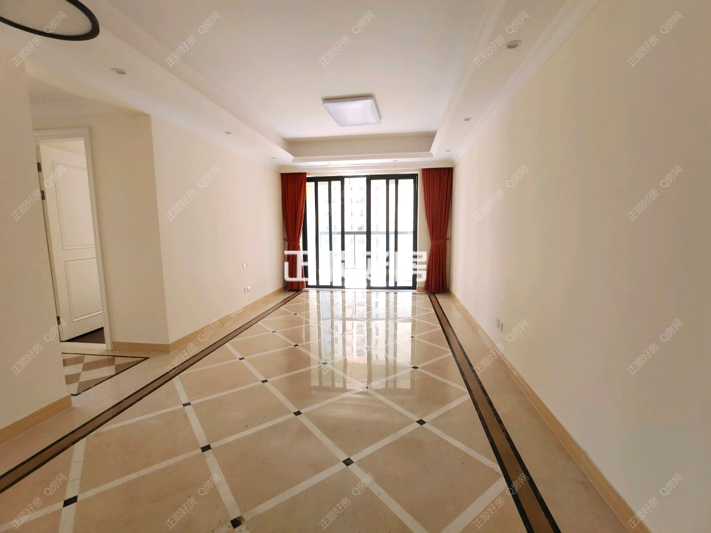 横琴口岸，K2荔枝湾，精装三房，业主亏百万出售。