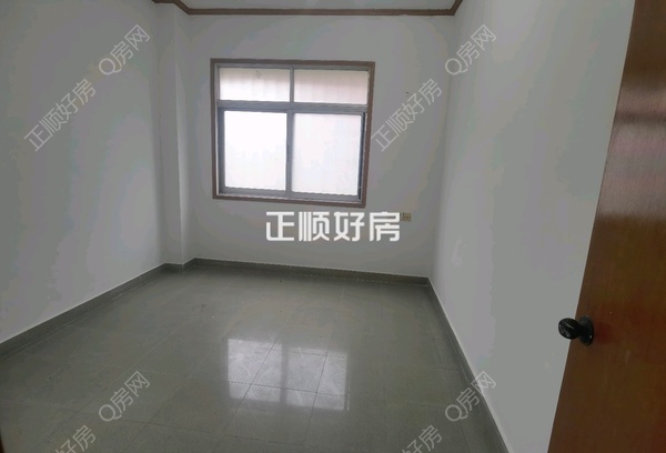 次卧