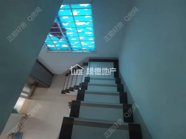 s267A080BA35747F396FA9080BB76CDBA.jpg