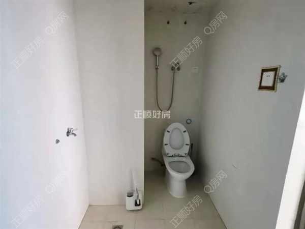 s4B5E75BFEB6D4F1981EE04CD01B44F21.jpg