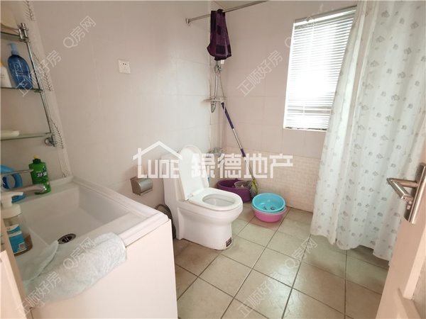 s7900382D71EC4C718F94F963D3852836.jpg
