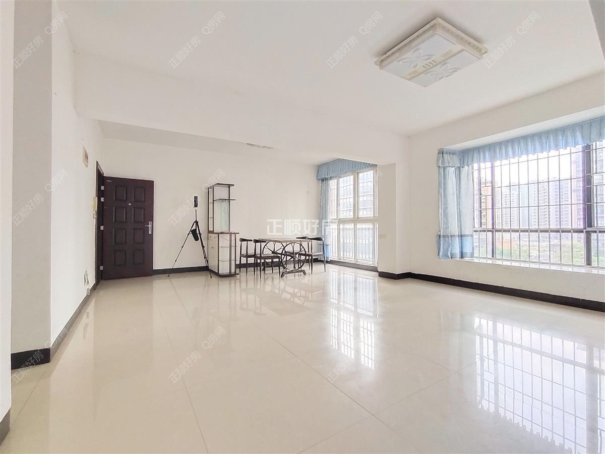 斗门湖心路 白藤二路 湖星水岸一期 精装修四房 拎包入住