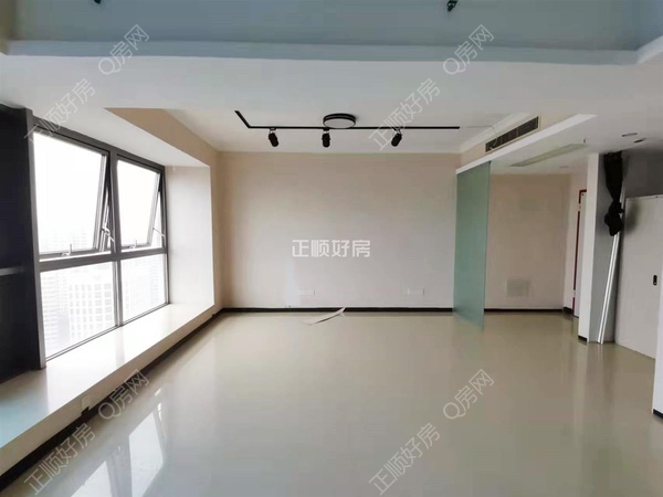 sEDC4AC2DD4A142398EF58E074999EC3C.jpg