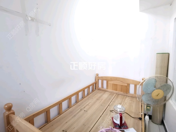 次卧