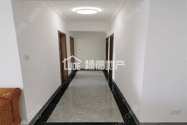 s89E1265FCFE04D8298F47E847A35BD31.jpg