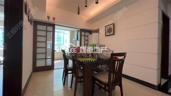 sBC00DE2BD59F497A904287342064098E.jpg