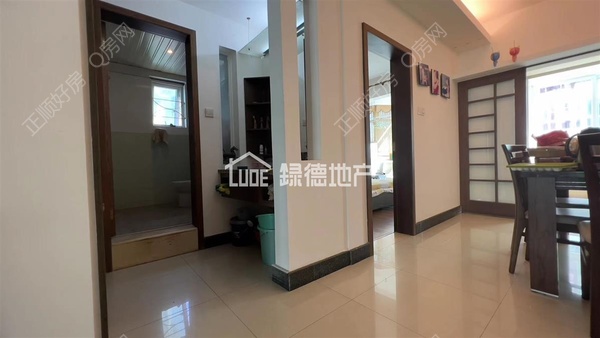 sBE14E35449D145A0A4E2B5A757CB7226.jpg