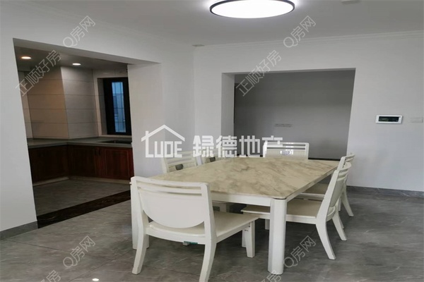 sBE2E840C56754814BEB850E2F75F2D4D.jpg