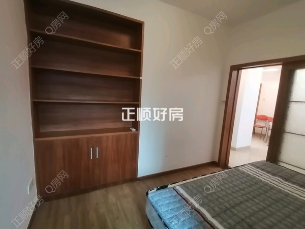 次卧