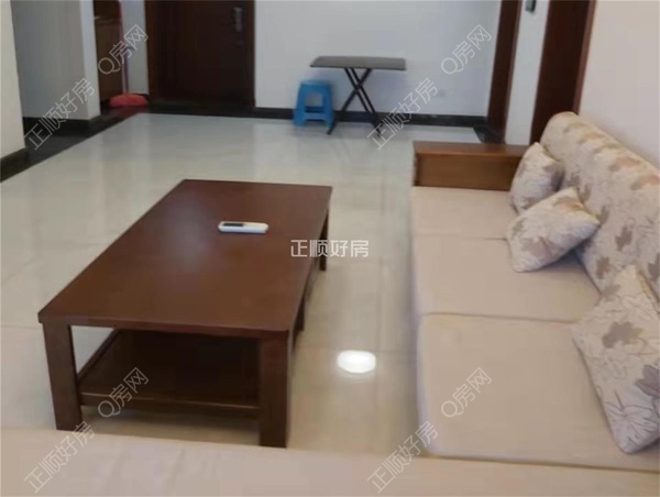 s0E186414F5F544528D5AA35B4F2E0323.jpg