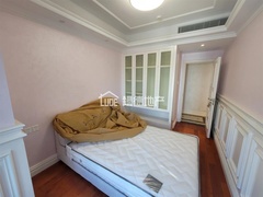 s12FF3570ADDE41E5AFAA1310B86C5922.jpg