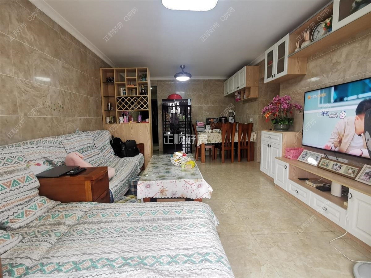 嘉园黄金楼层4房 精装修 面积实用  朝南 华发物业