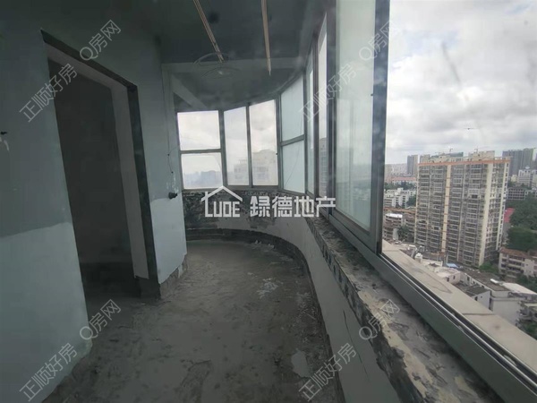 sEF5867F127A042E78356EEA68AA25CF7.jpg