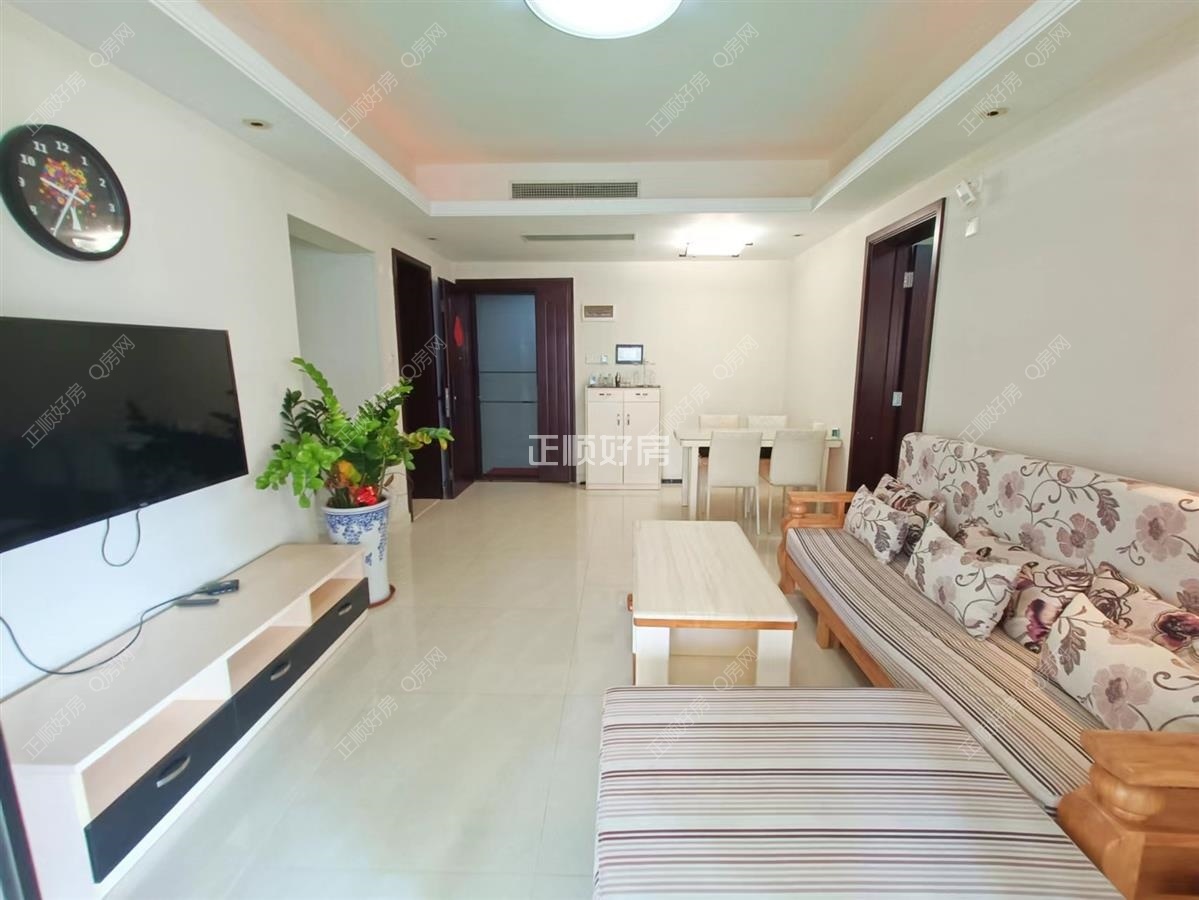 格力广场 精装2房 家电齐全 拎包入住 朝南看小区  