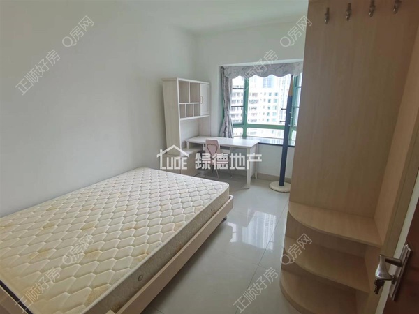sCF29B55BBA9D43C08C03B8A300719DDE.jpg