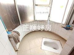 A房