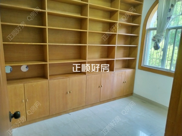 次卧
