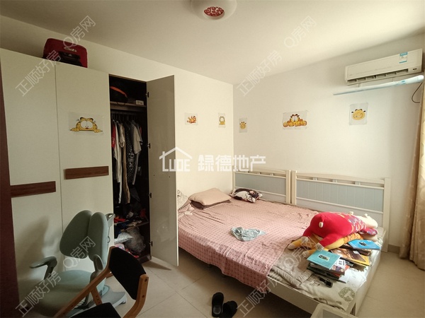s050CADEC39E54182B3E10E9597E488E6.jpg