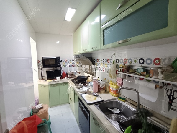 s15A83B9DFF254DBCA60EC60360AED4D7.jpg