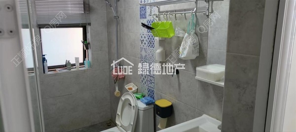 sB12418231E0A44028DB5FD0A69CBE871.jpg
