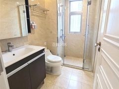 sB19FC192E1BC45D58F4AB4B37E009451.jpg