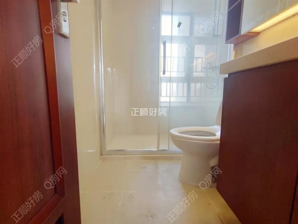 sB5527AF675B74BEF8791EA350706EE1A.jpg