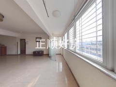 s82481609D579451EB300F44F7AE6C9F2.jpg