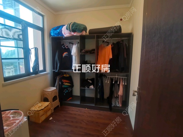 次卧