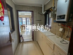 次卧