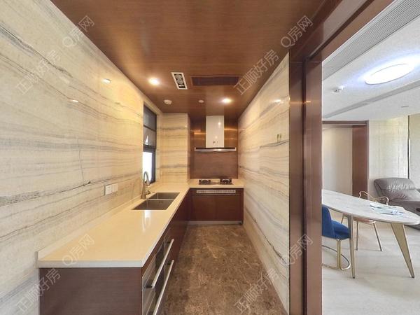 厨房