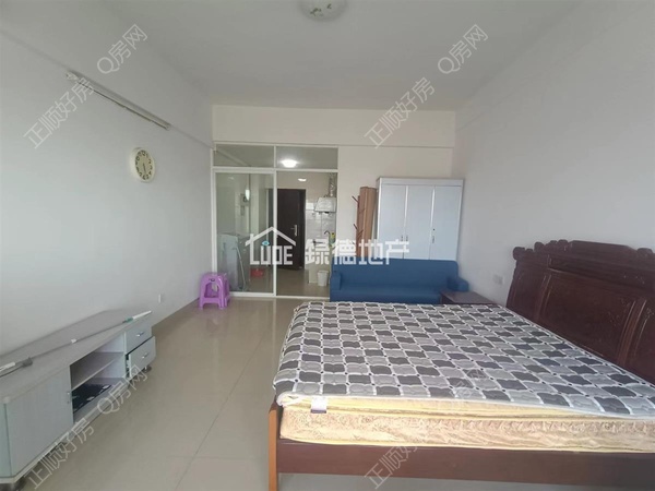 s52E36639B21F4B27A56089AED253C39C.jpg