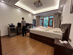 sB6D9F519C896423686915793D9DD1703.jpg