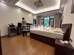 sB6D9F519C896423686915793D9DD1703.jpg